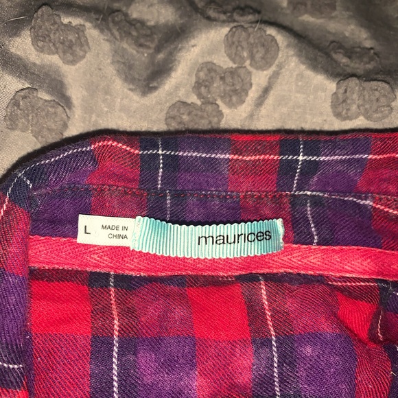 Maurice’s Flannel Top - Picture 6 of 7